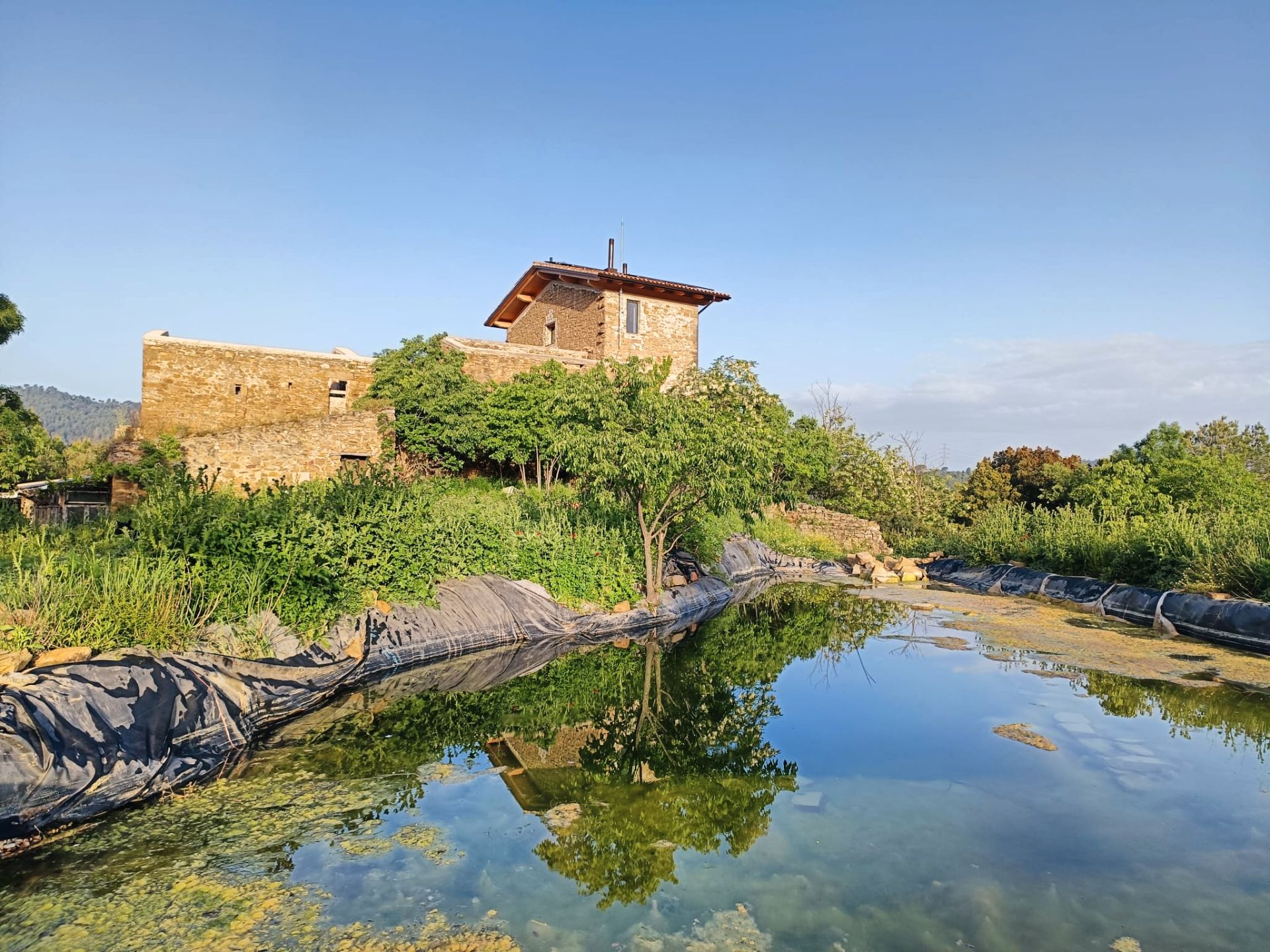 Vista exterior de Finca rústica en venda en Castellbell i el Vilar amb Jardí privat