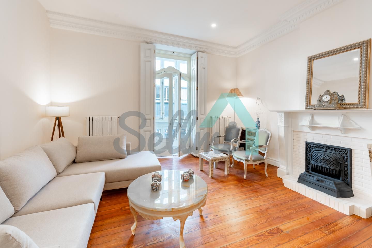 Sala de estar de Piso de alquiler en Gijón  con Calefacción, Parquet y Amueblado