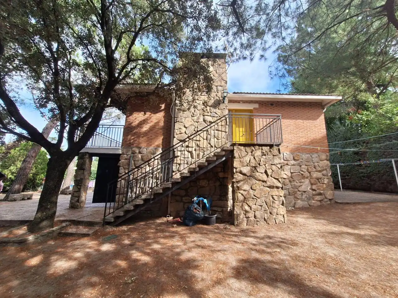 Vista exterior de Casa o xalet en venda en Moralzarzal amb Calefacció, Jardí privat i Terrassa