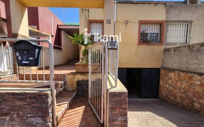 Vista exterior de Casa adosada en venda en San Javier amb Aire condicionat, Calefacció i Terrassa