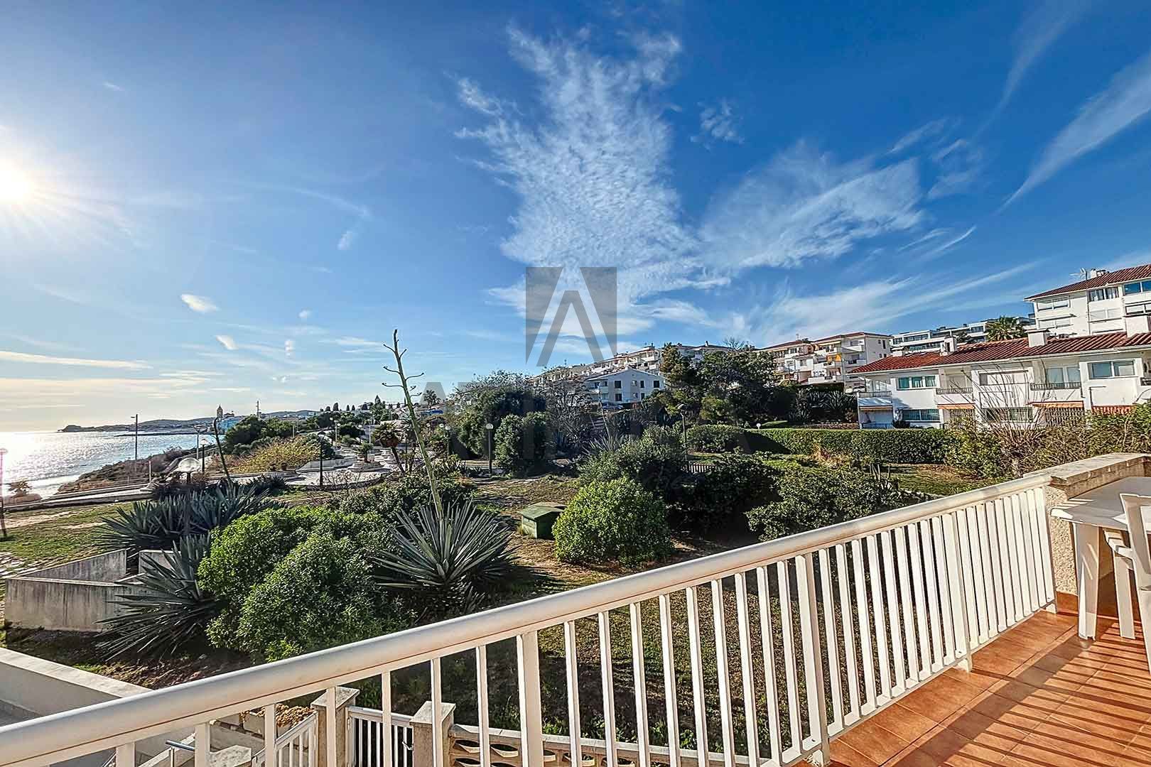 Vista exterior de Casa o xalet en venda en Sitges amb Aire condicionat, Calefacció i Terrassa