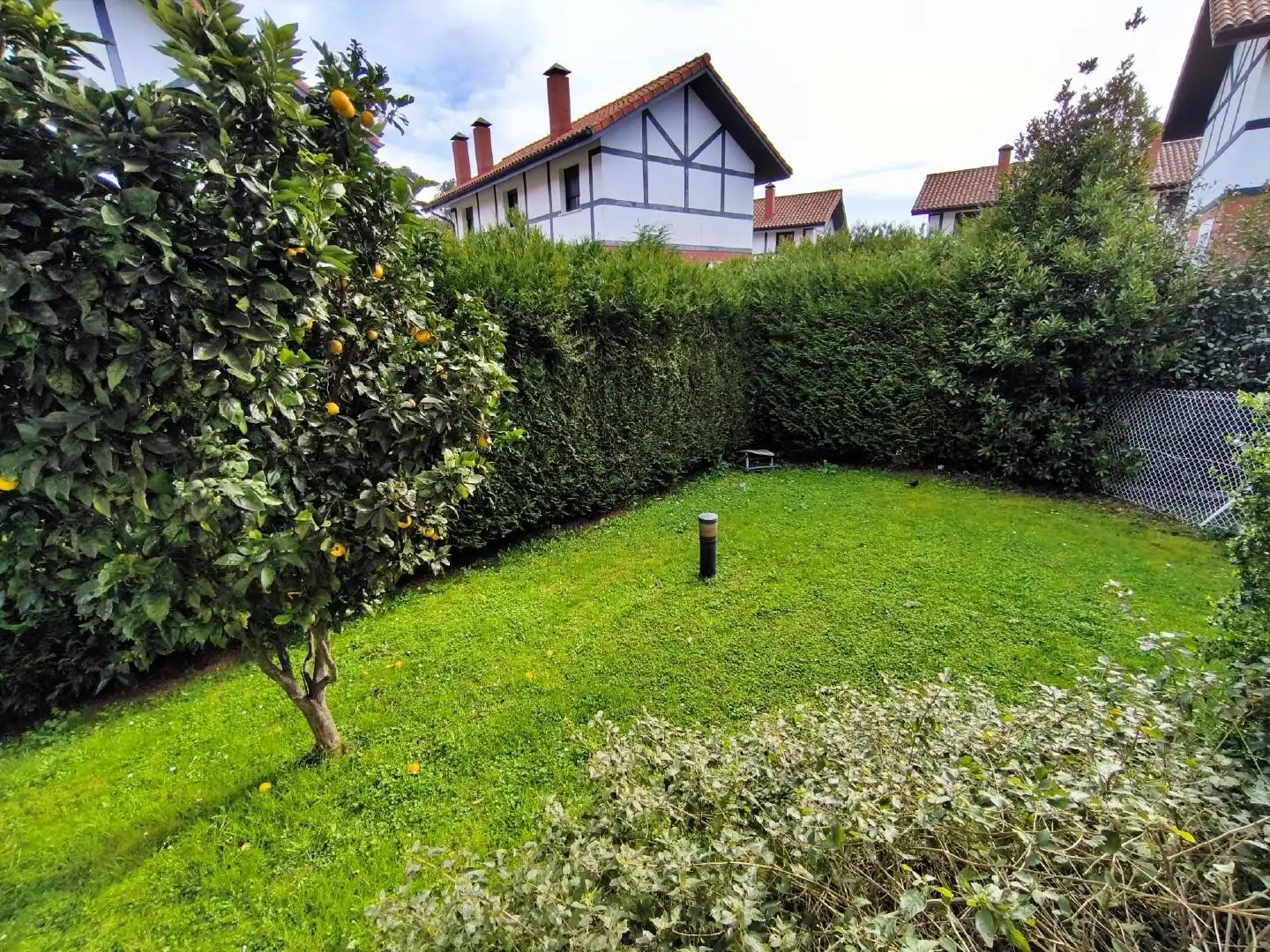 Jardí de Casa o xalet en venda en Castro-Urdiales