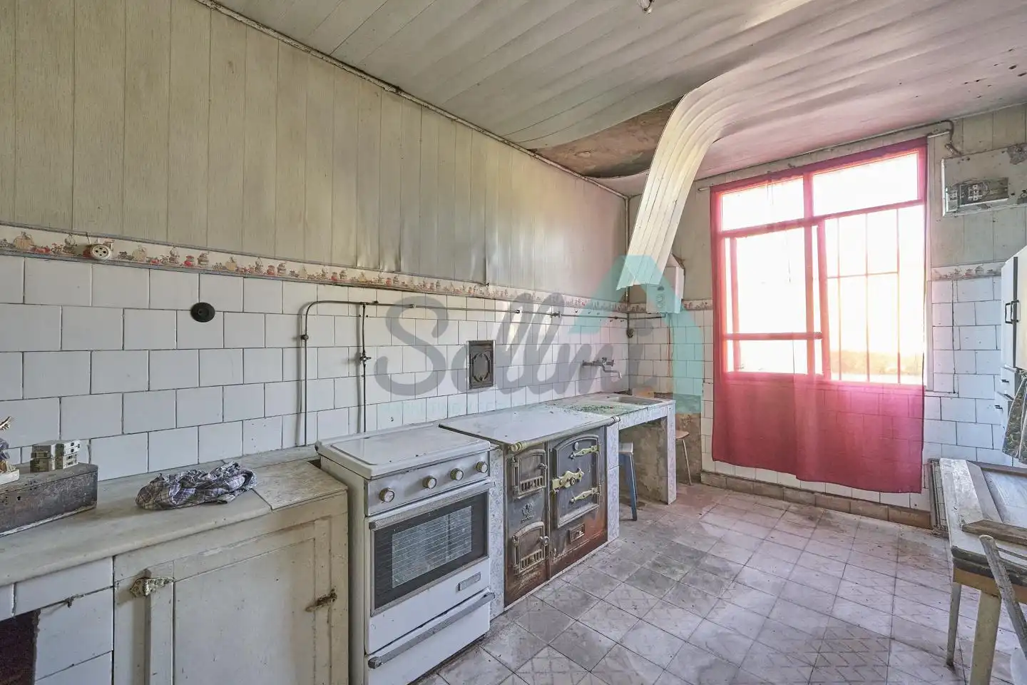 Cocina de Casa o chalet en venta en Belmonte de Miranda con Jardín privado, Parquet y Terraza