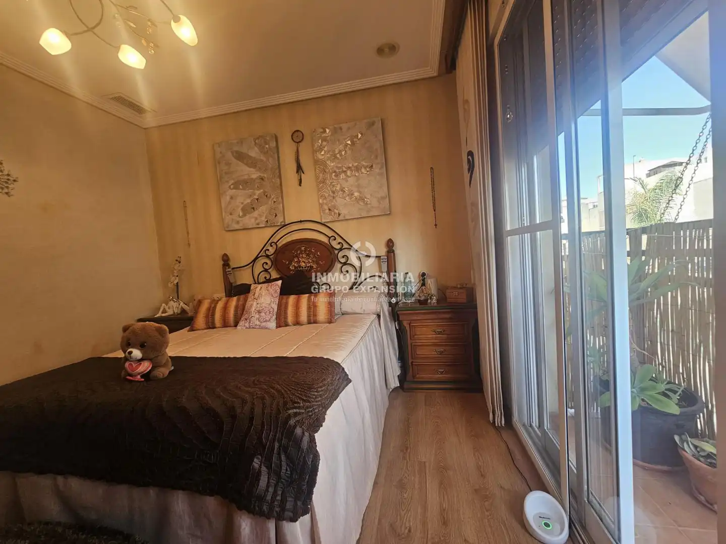 Schlafzimmer von Wohnung zum Verkauf in Aspe mit Klimaanlage, Heizung und Privatgarten