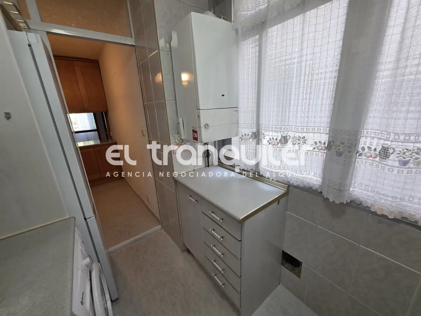 Kitchen of Flat for rent in Madrid  with Air Conditioner, Parquet flooring and Terrace