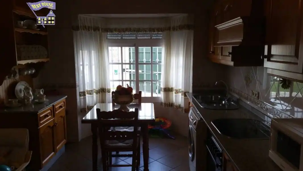 Cuina de Casa o xalet en venda en Arcos de la Frontera amb Aire condicionat, Jardí privat i Traster