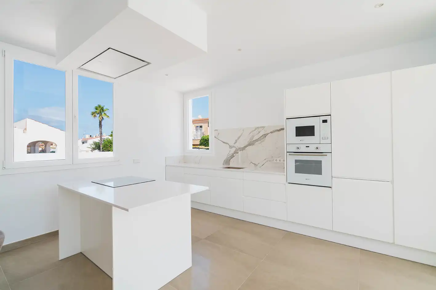 Cuina de Casa o xalet en venda en Ciutadella de Menorca amb Aire condicionat, Jardí privat i Terrassa