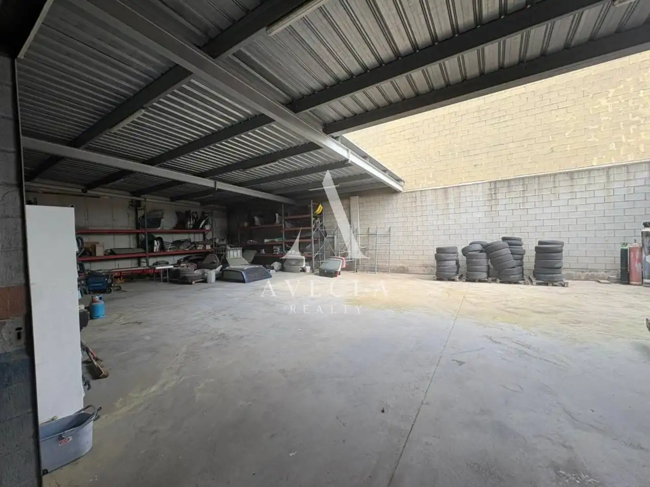 Nau industrial en venda en Sant Esteve Sesrovires
