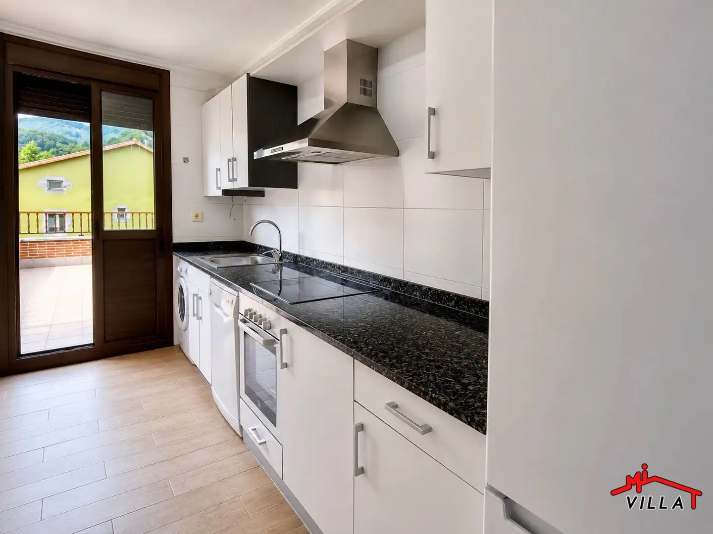 Cocina de Piso en venta en Ramales de la Victoria con Calefacción, Terraza y Trastero