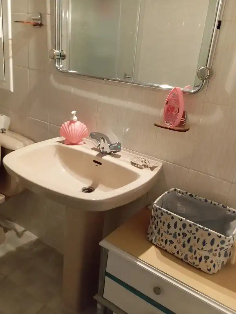 Bathroom of Flat for rent in El Cañavate    with Air Conditioner, Furnished and Oven