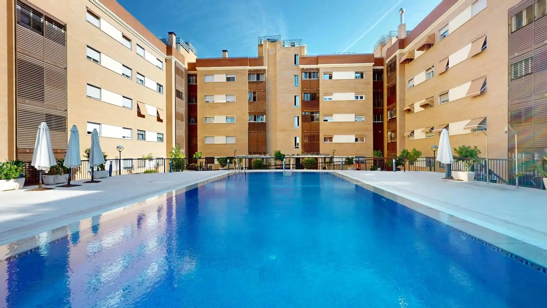 Flat with pool for sale in Plaza DE ANDALUCIA