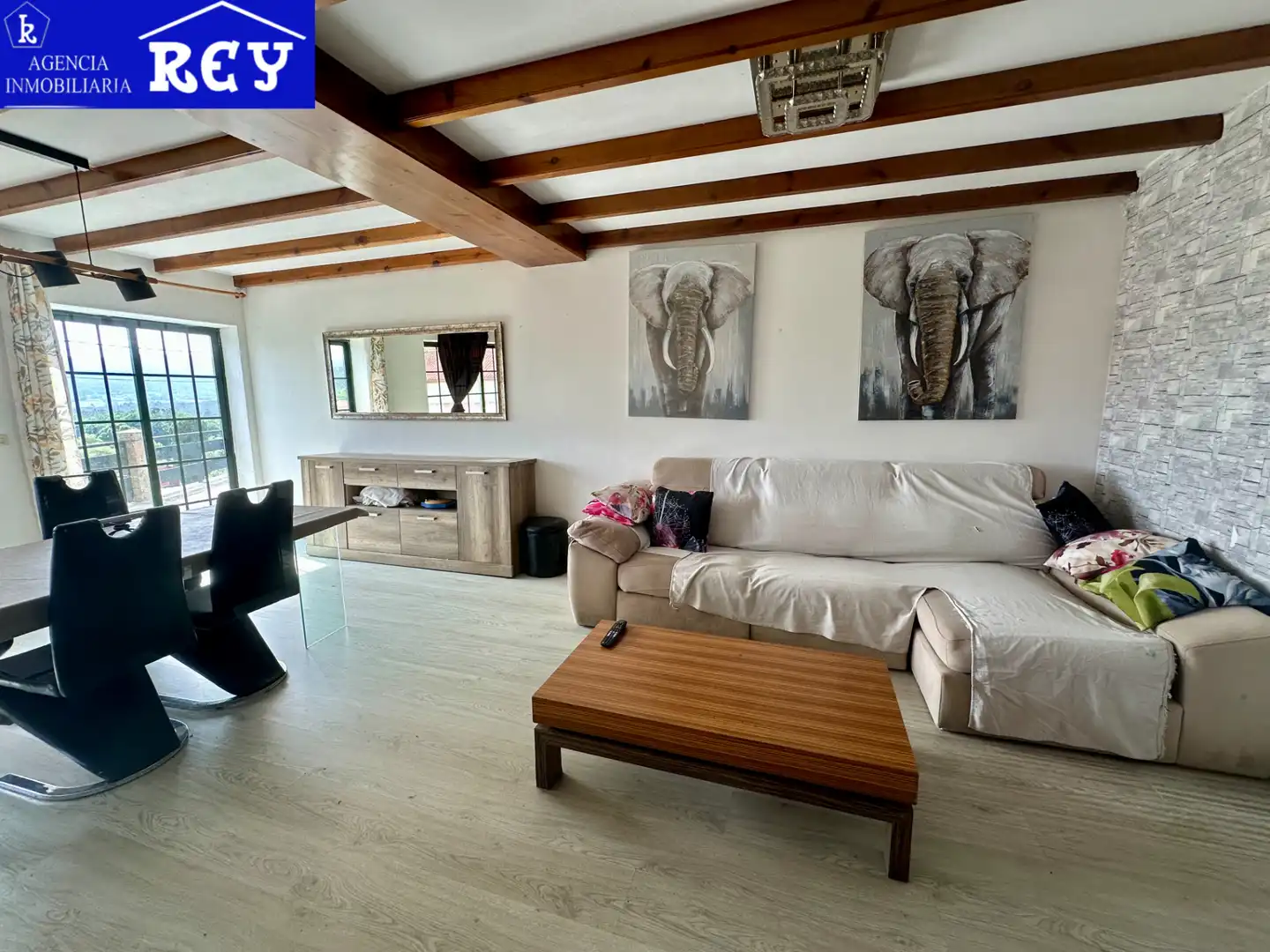 Sala d'estar de Casa o xalet en venda en Ames amb Calefacció, Jardí privat i Parquet