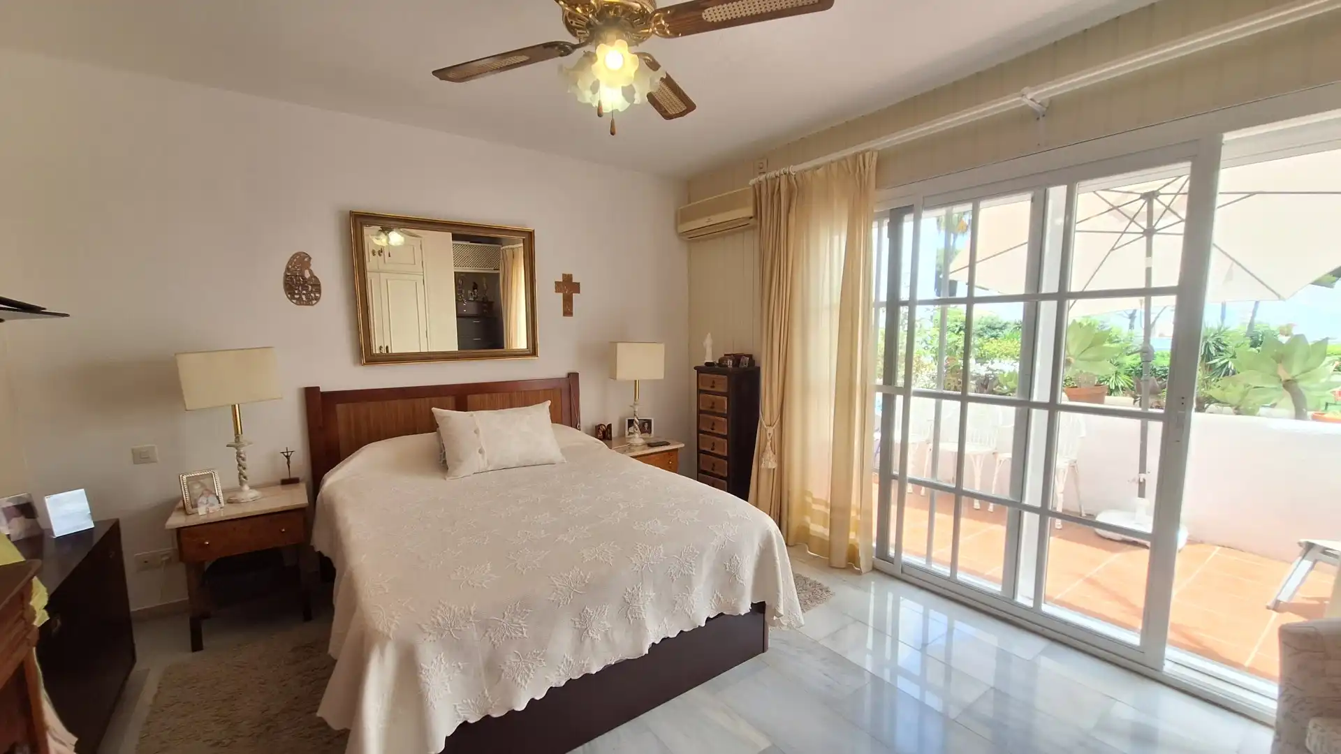 Bedroom of Detached homes for sale in Estepona  with Air Conditioner, Terrace and Swimming Pool