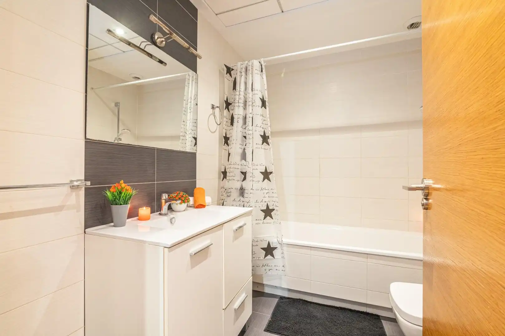 Bathroom of Flat for sale in Crevillent  with Air Conditioner, Terrace and Community pool