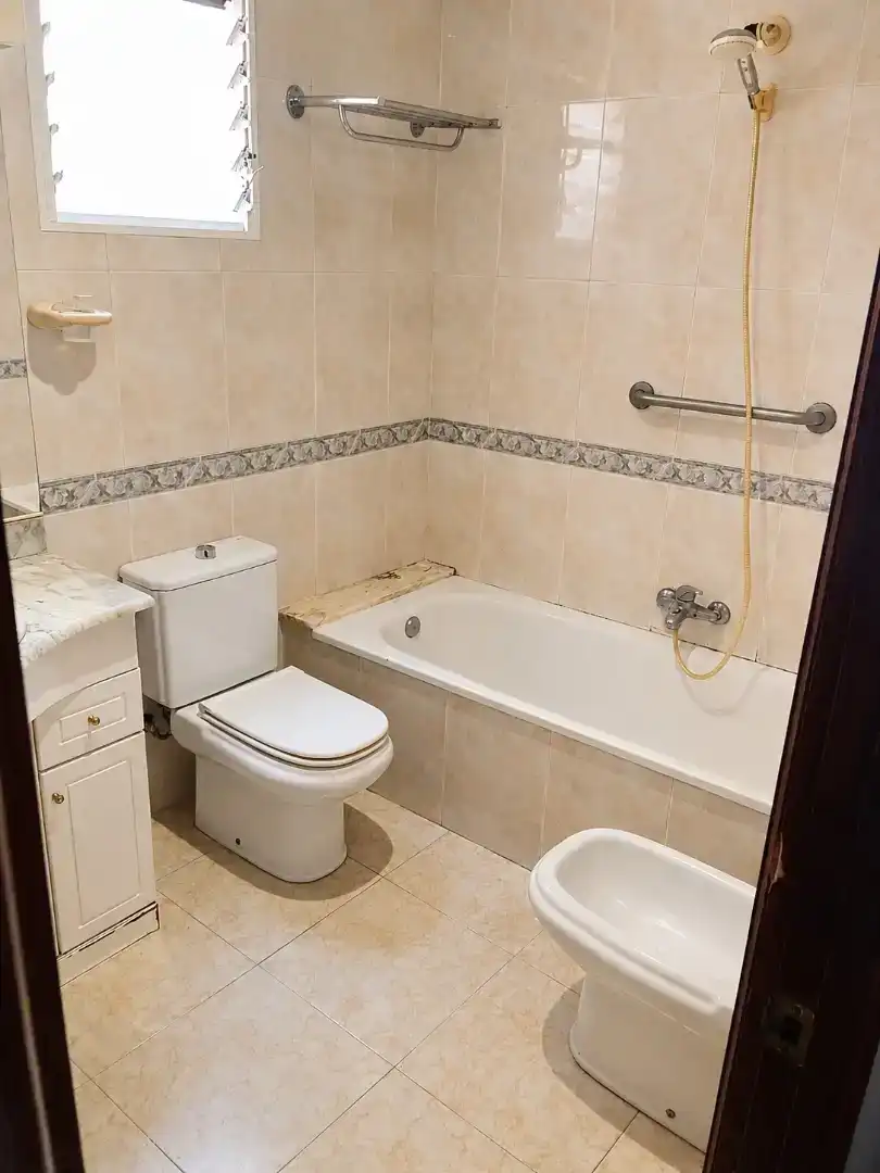 Bathroom of Flat for rent in Cullera  with Air Conditioner, Washing machine and Microwave