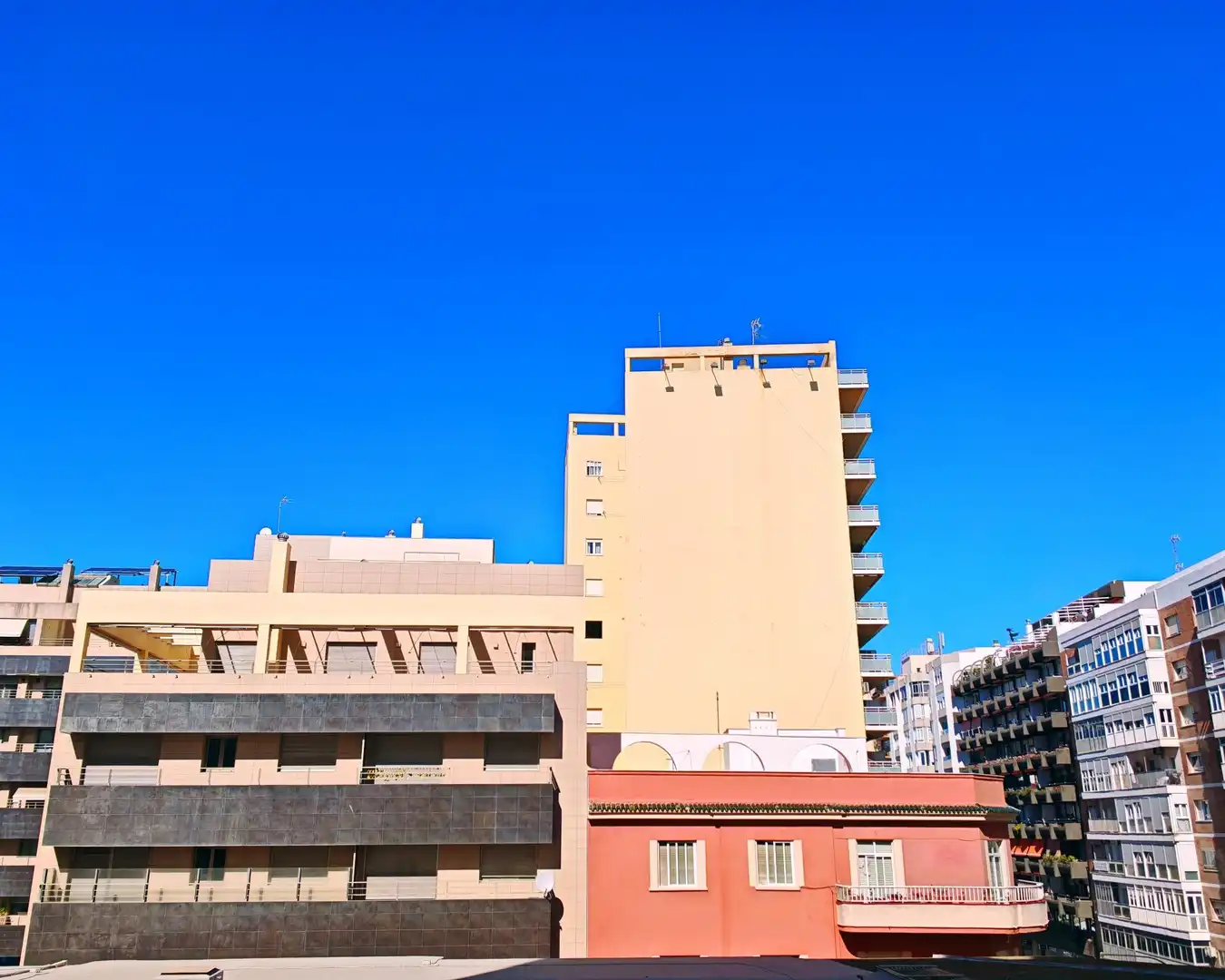 Vista exterior de Pis en venda en Cádiz
