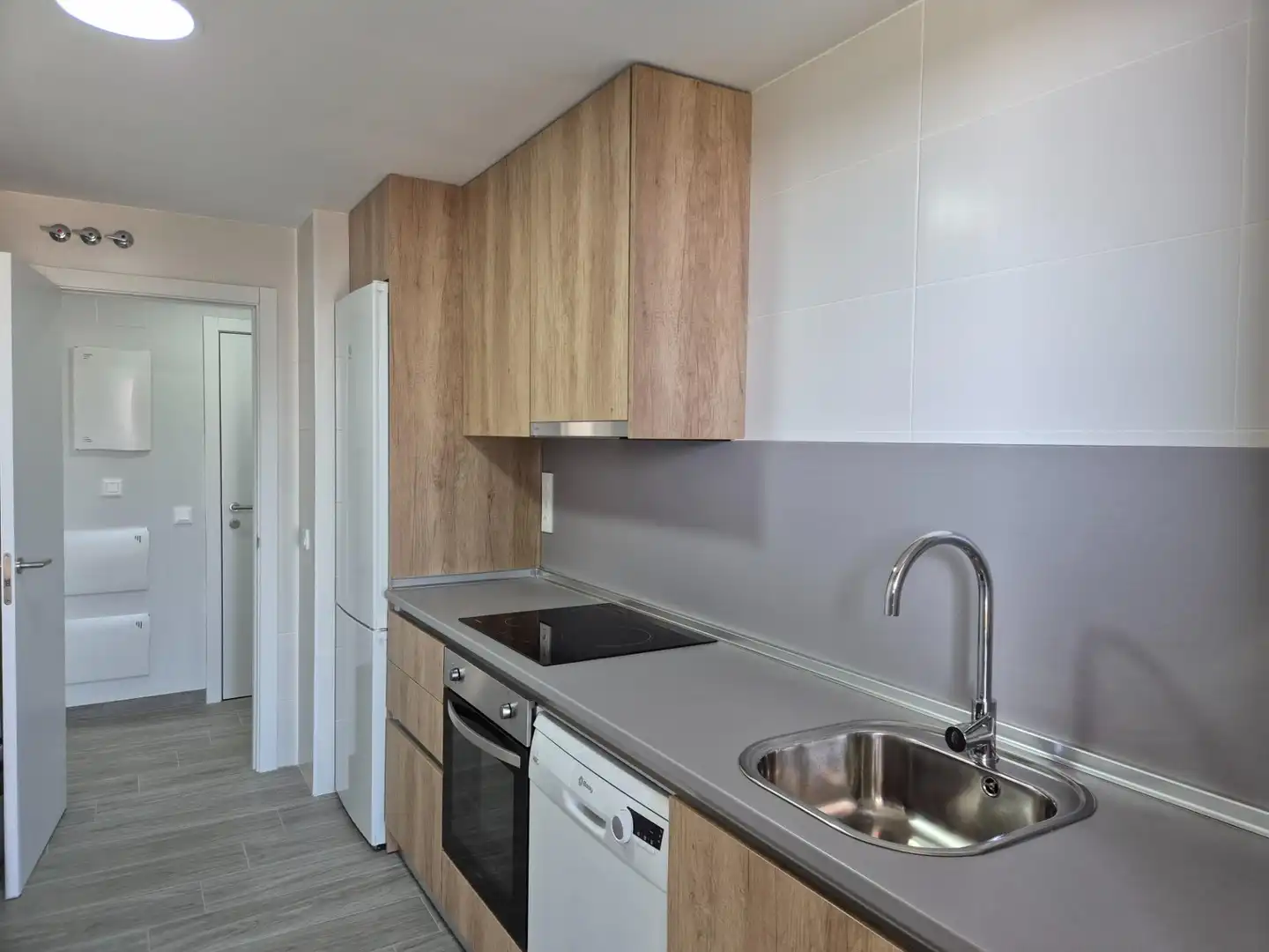 Küche von Wohnung zur Miete in Dos Hermanas mit Klimaanlage, Heizung und Terrasse