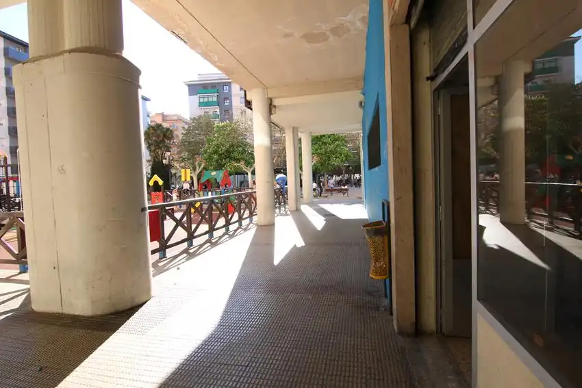 Vista exterior de Local en venta en Ansoáin / Antsoain