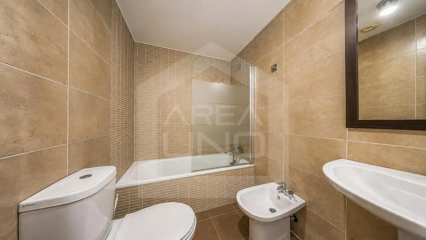 Bathroom of Flat for rent in Móstoles  with Air Conditioner, Heating and Storage room