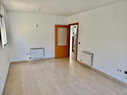 Casa adosada en venda en Mont-roig del Camp amb Jardí privat, Terrassa i Piscina comunitària