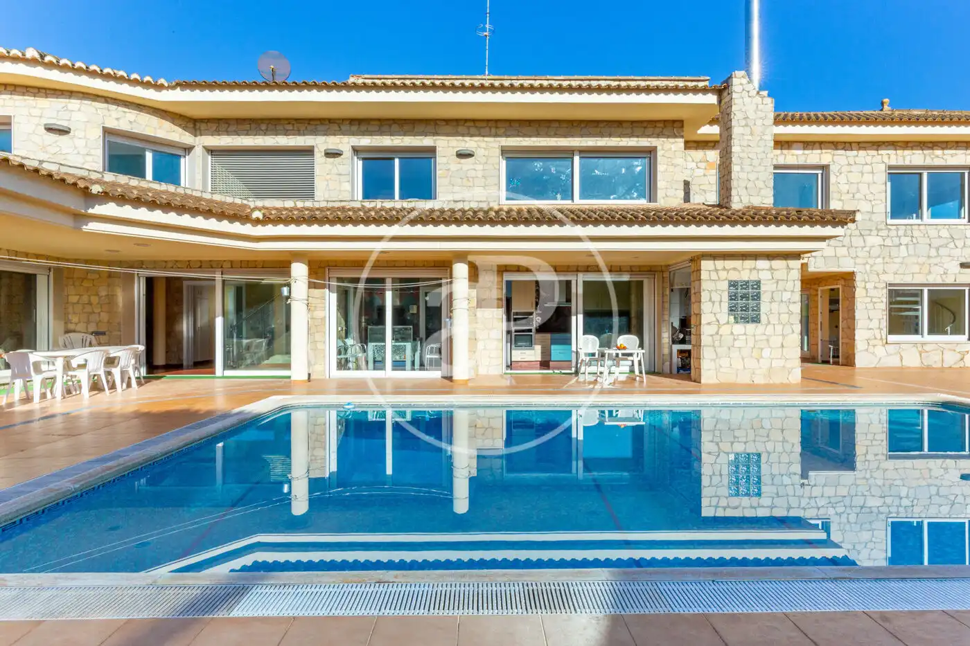 Vista exterior de Casa o chalet en venta en Serra con Aire acondicionado, Calefacción y Jardín privado