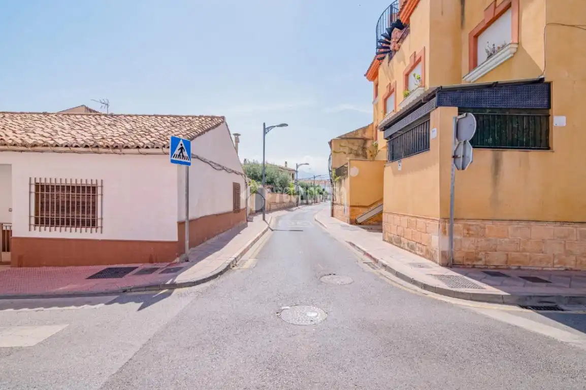 Vista exterior de Pis en venda en Armilla amb Terrassa