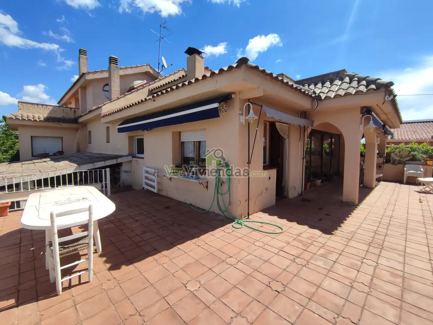 Vista exterior de Casa o chalet en venta en Esparreguera con Calefacción, Jardín privado y Parquet