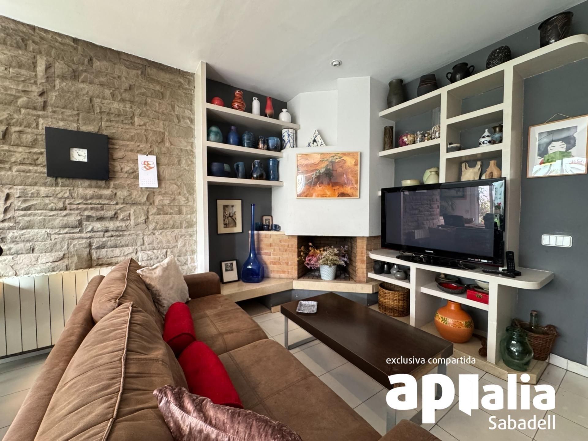 Sala d'estar de Casa o xalet en venda en Sabadell amb Calefacció i Terrassa