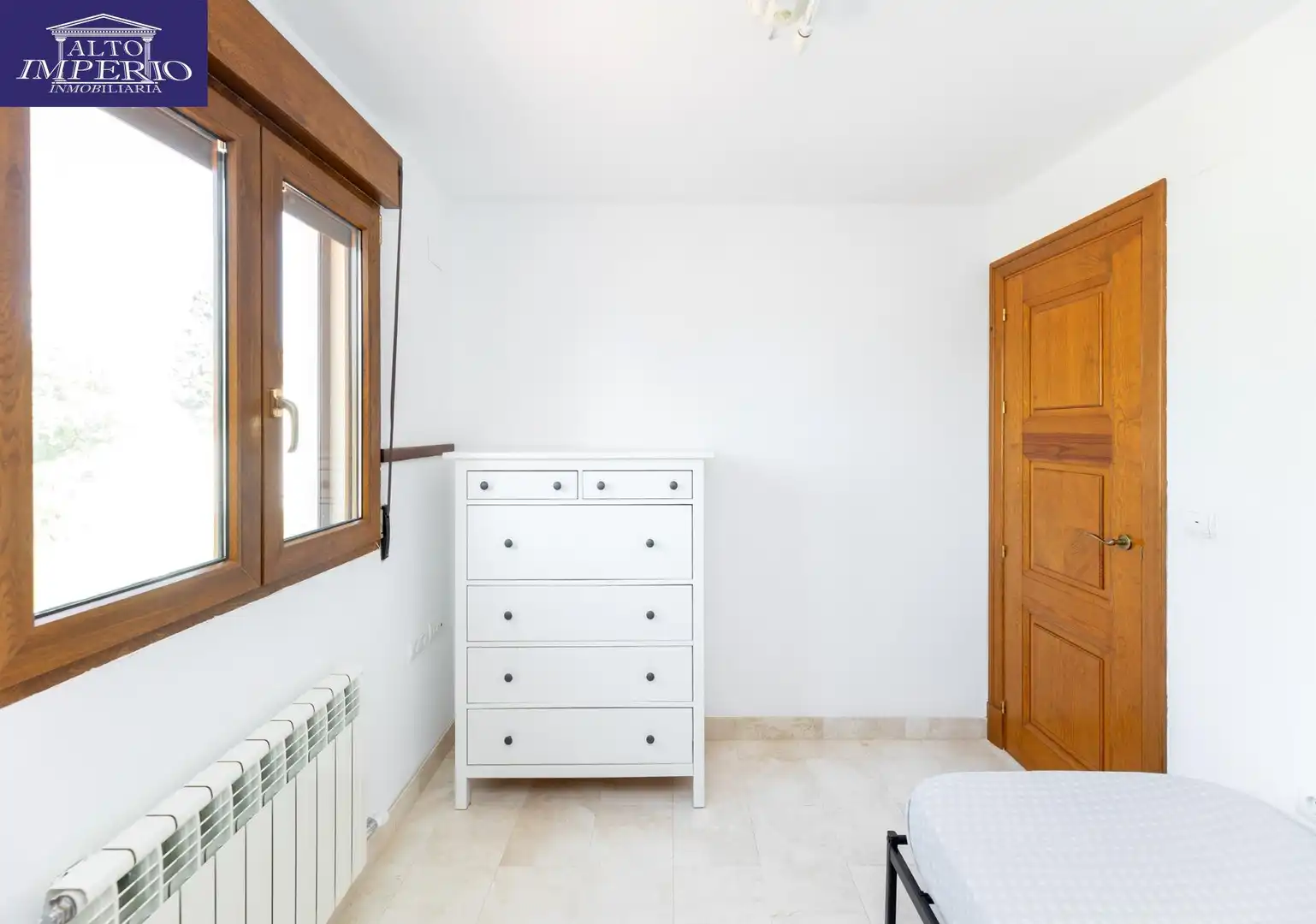 Dormitori de Casa o xalet en venda en Albolote amb Aire condicionat, Calefacció i Jardí privat