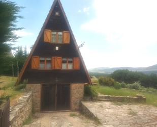 Exterior view of House or chalet for sale in Hoyos del Espino  with Heating, Private garden and Terrace