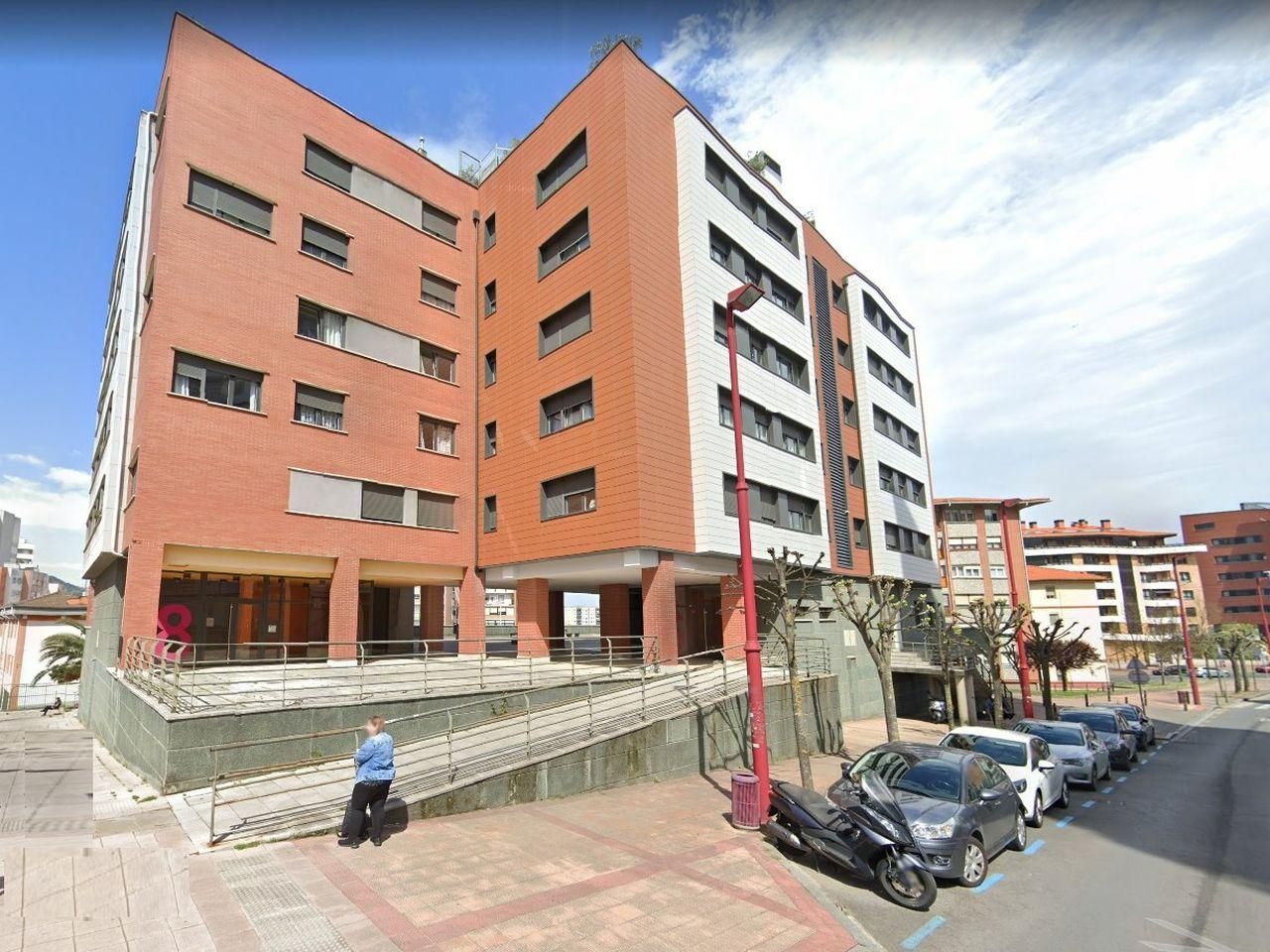 Vista exterior de Garatge en venda en Barakaldo 