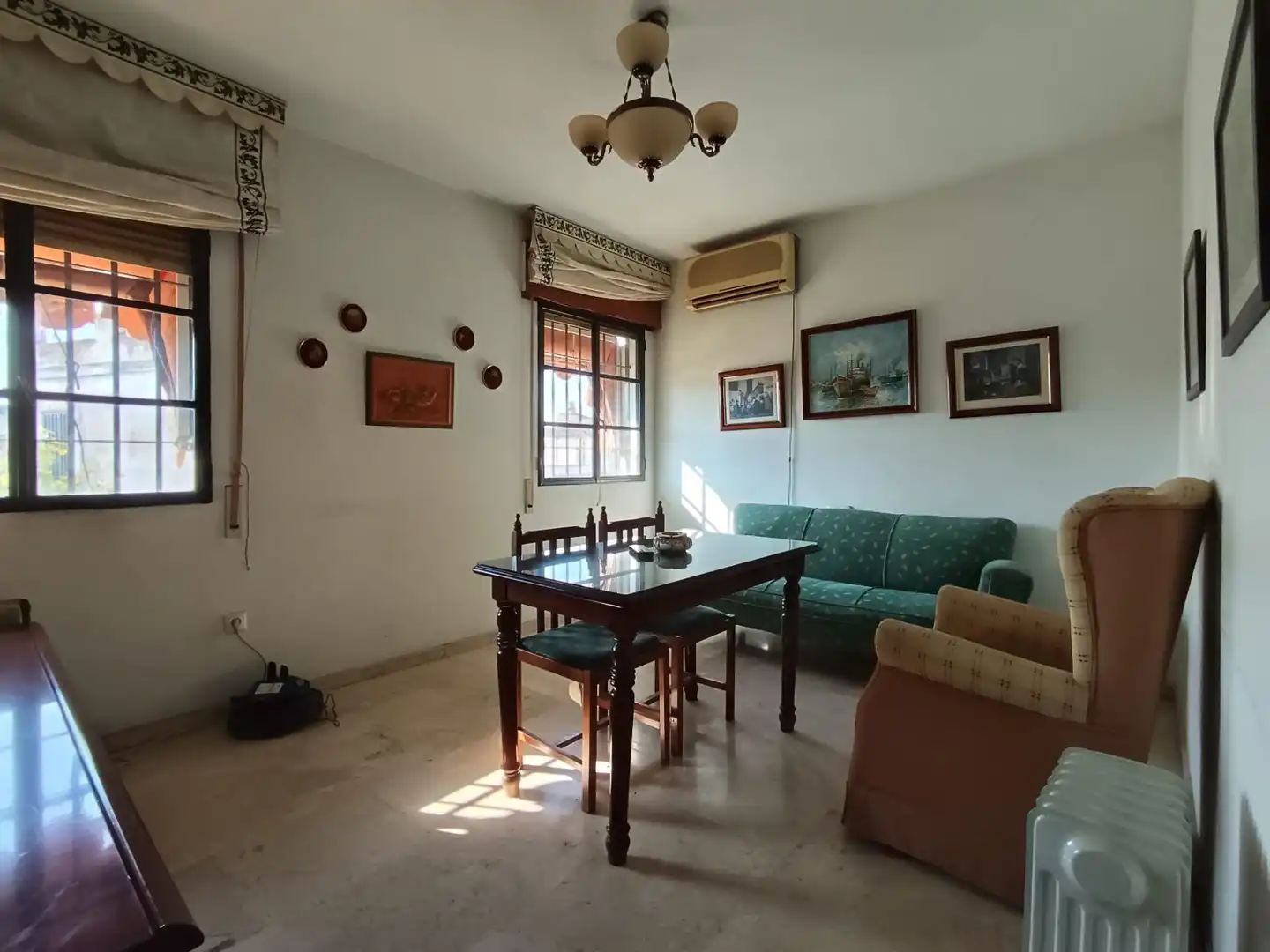 Living room of Flat for sale in Córdoba  with Air Conditioner, Terrace and Storage room
