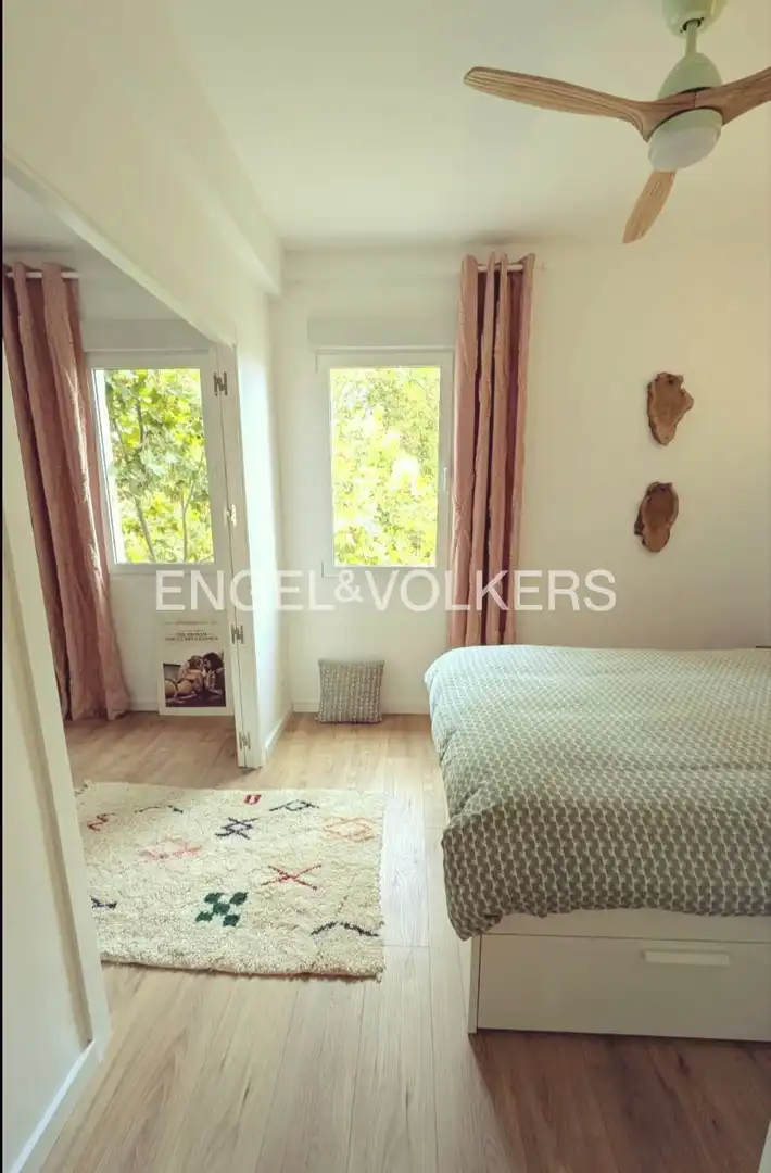 Schlafzimmer von Wohnung zur Miete in Valencia mit Klimaanlage, Heizung und Parkett