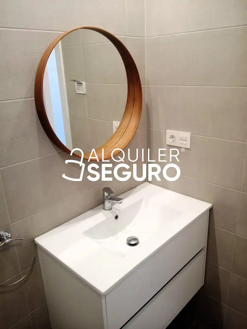 Bathroom of Attic for rent in Arroyo de la Encomienda  with Heating, Terrace and Storage room