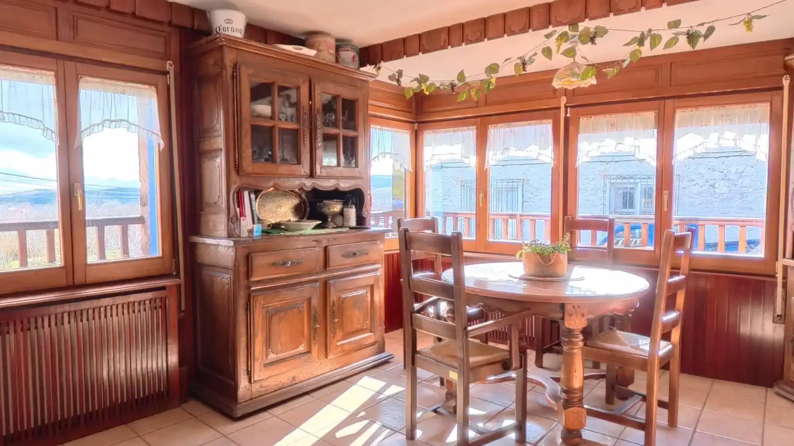 Comedor de Casa o chalet en venta en Hermandad de Campoo de Suso con Terraza, Piscina y Amueblado