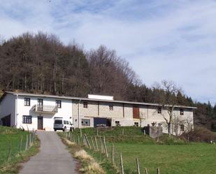 Vista exterior de Finca rústica en venda en Otxandio amb Balcó