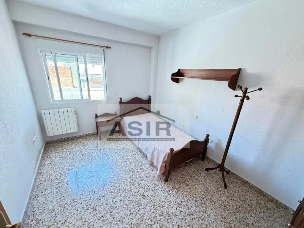 Habitación de Piso en venta en Alzira con Balcón