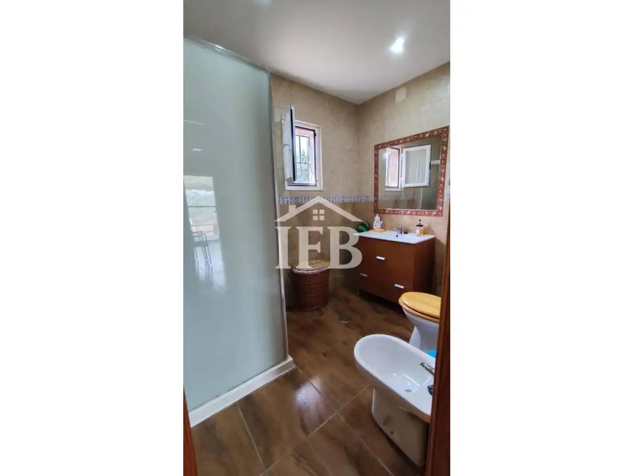 Bathroom of Country homes for sale in Valverde de Leganés  with Air Conditioner, Heating and Private garden