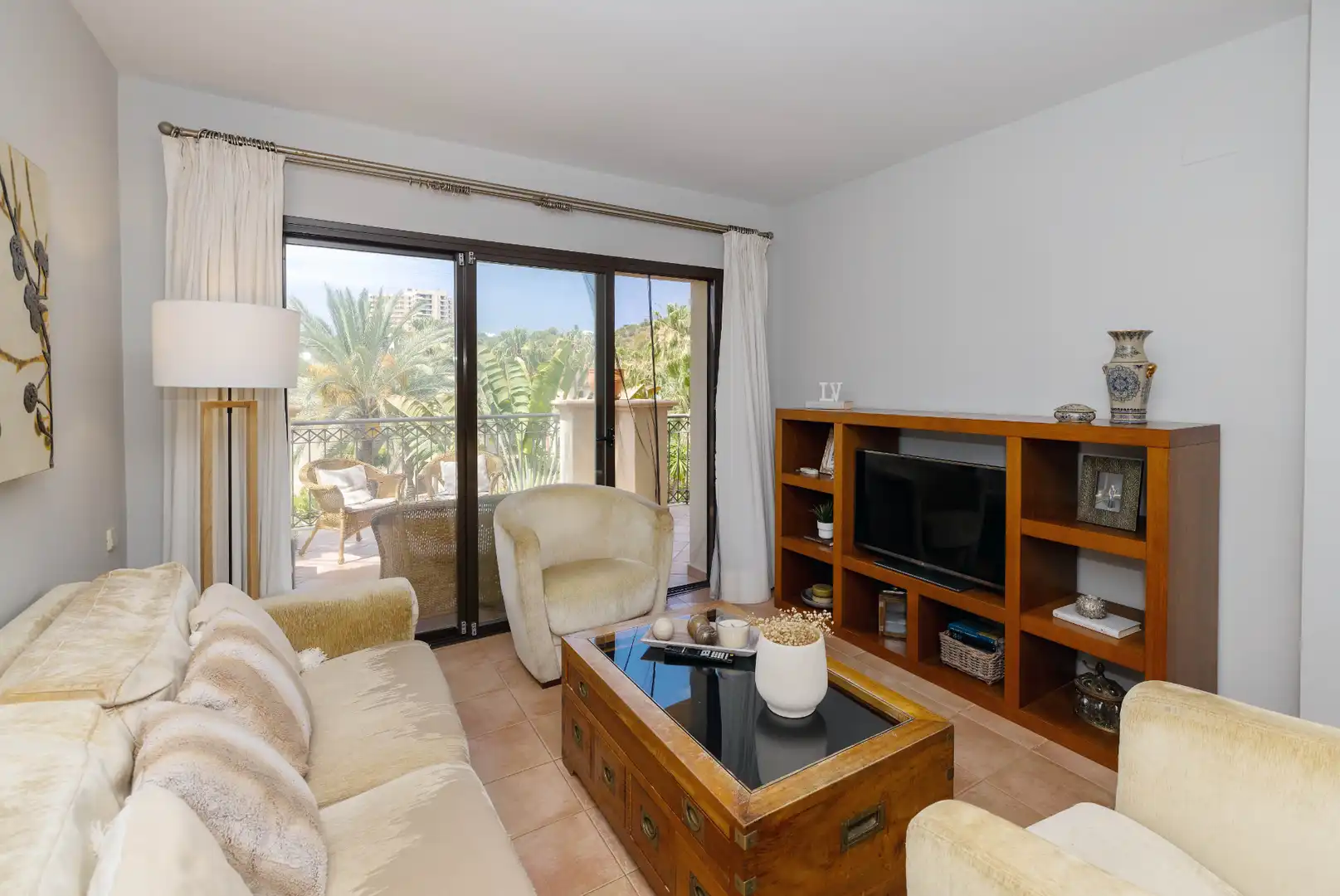 Wohnzimmer von Wohnung zum Verkauf in Marbella mit Klimaanlage, Heizung und Terrasse