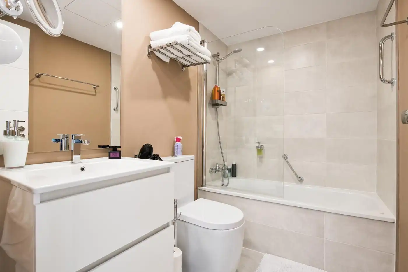 Bathroom of Attic for sale in Benalmádena  with Air Conditioner, Heating and Storage room