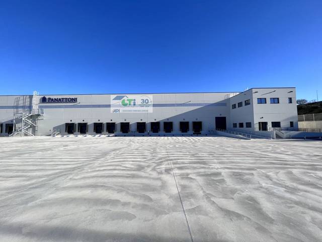 Nave industrial en Alquiler en RONDA DEL AEROPUERTO en Garrapinillos