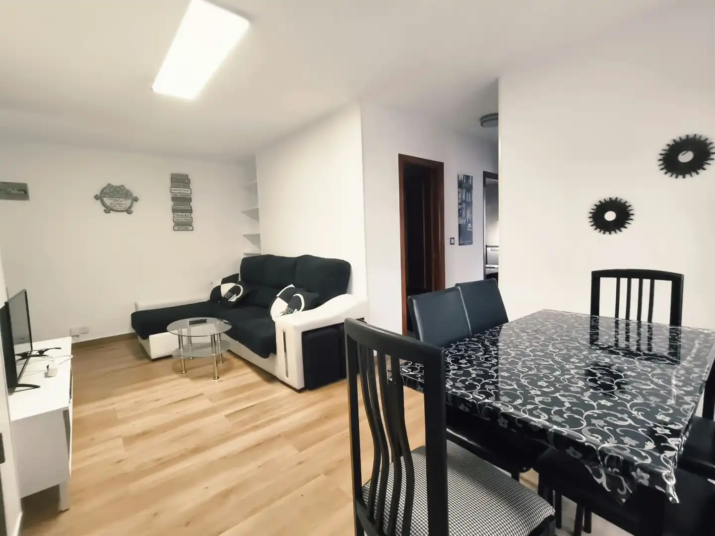 Wohnzimmer von Wohnung zur Miete in Medio Cudeyo mit Parkett und Möbliert
