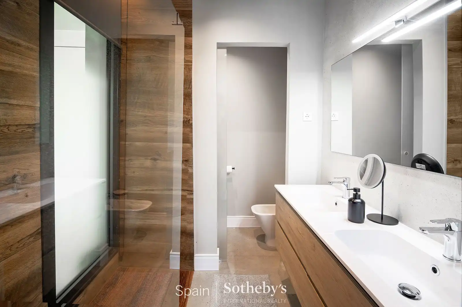 Baño de Apartamento en venta en Las Rozas de Madrid con Aire acondicionado, Calefacción y Jardín privado