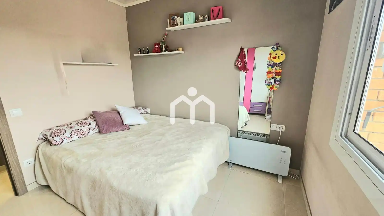 Dormitori de Casa adosada en venda en Badalona amb Calefacció, Terrassa i Traster
