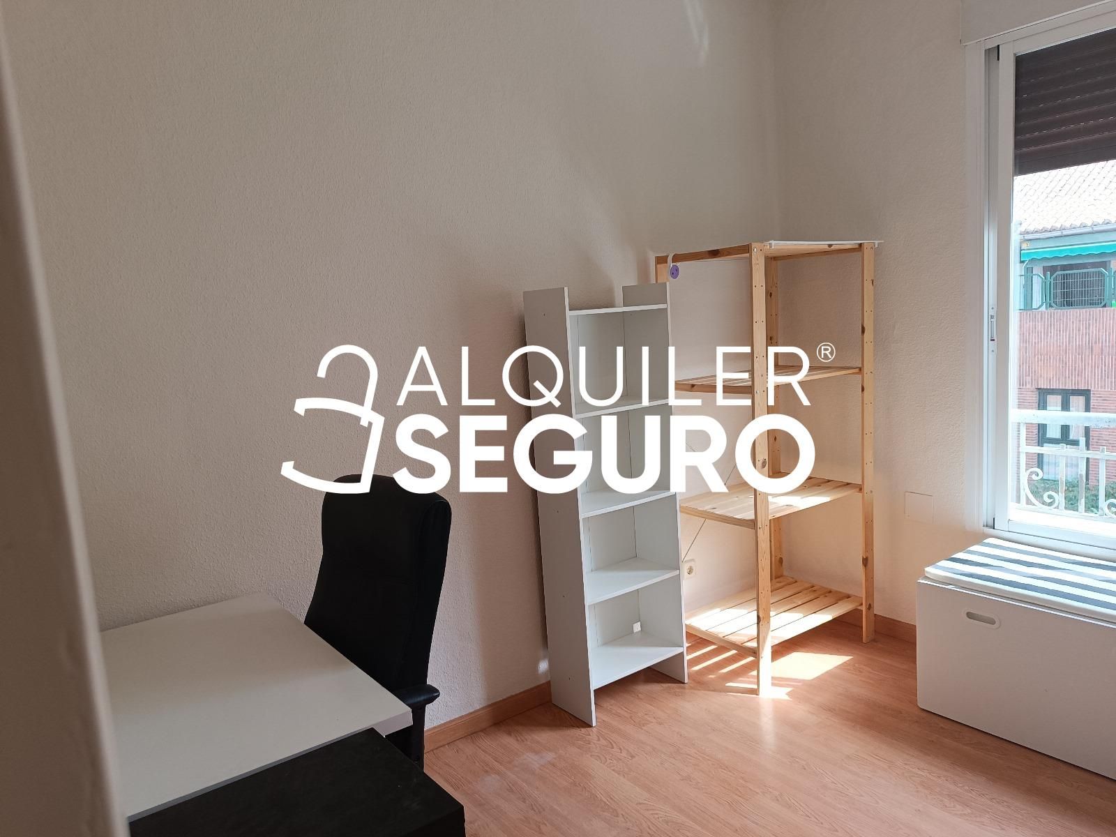 Bedroom of Flat to rent in  Madrid Capital  with Air Conditioner