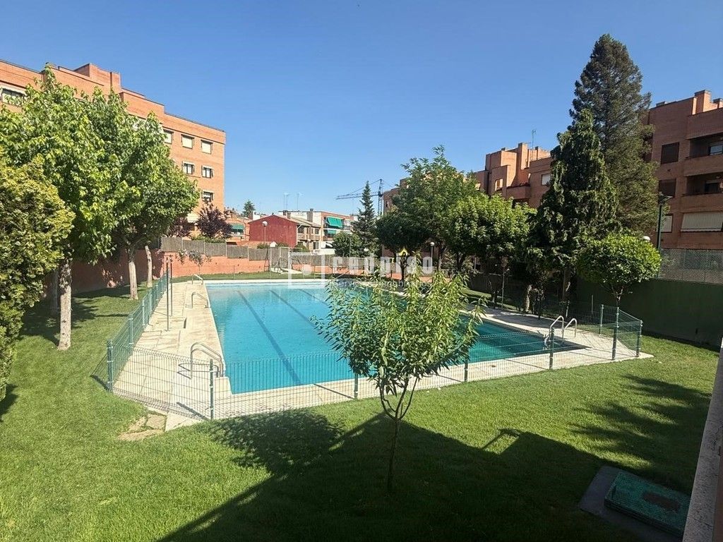 Piscina de Dúplex en venda en Alcobendas amb Aire condicionat, Calefacció i Terrassa