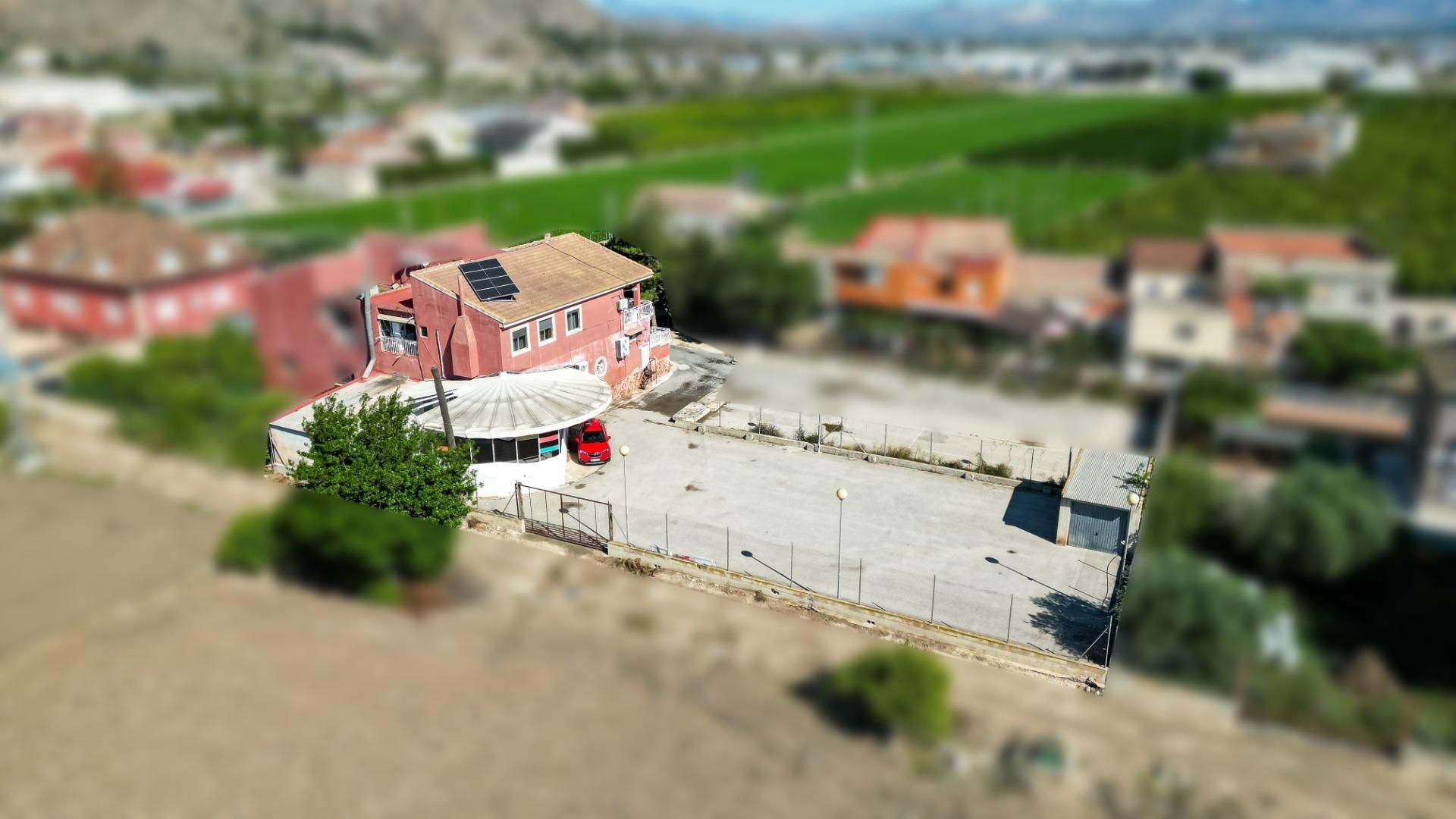 Vista exterior de Casa o xalet en venda en Orihuela amb Aire condicionat, Calefacció i Terrassa