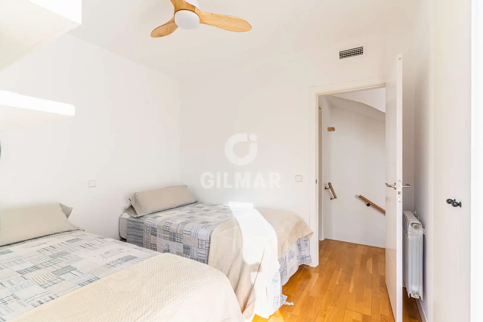 Schlafzimmer von Einfamilien-Reihenhaus zum Verkauf in Leganés mit Heizung, Privatgarten und Schwimmbad