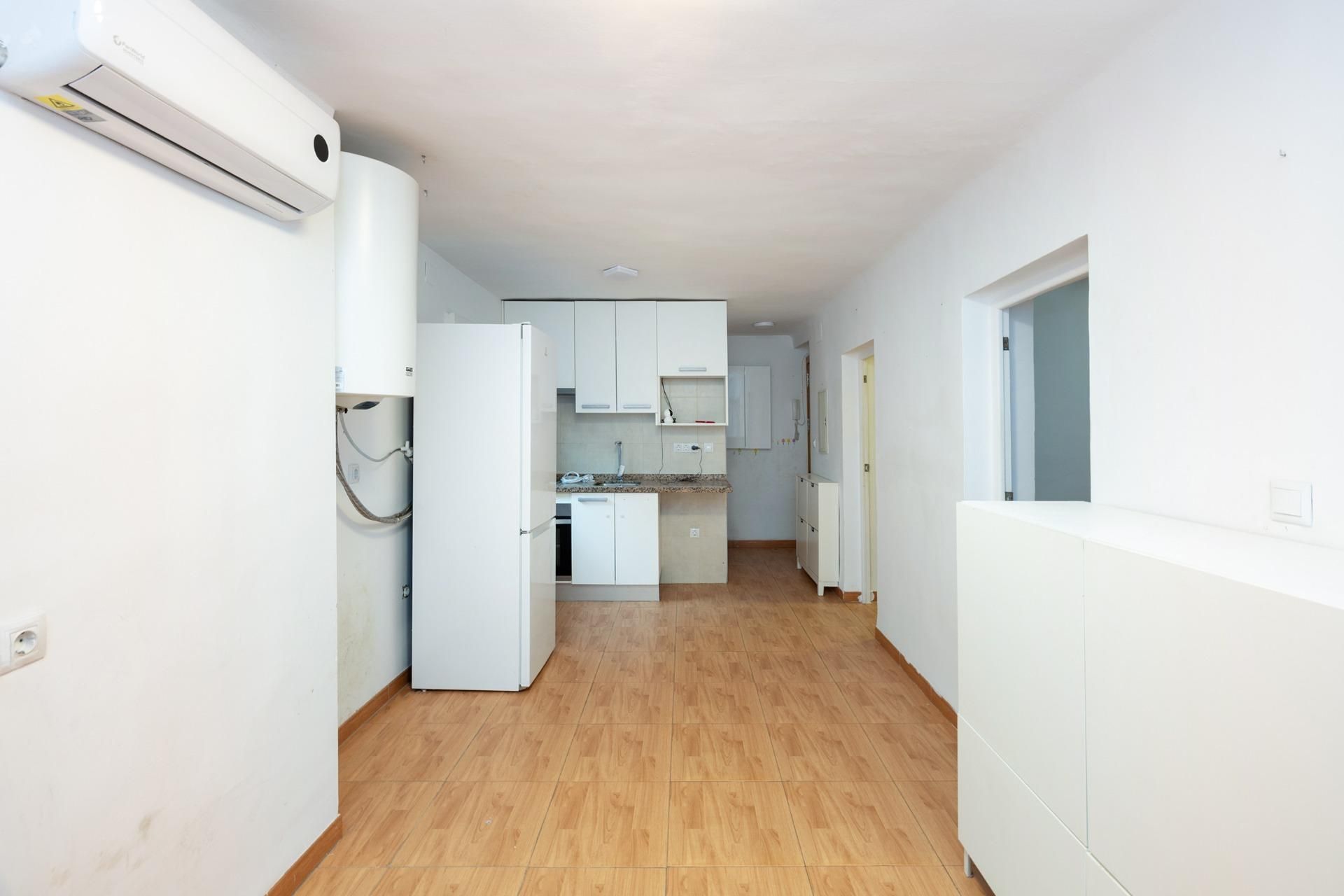 Kitchen of Flat for sale in  Granada Capital  with Air Conditioner, Balcony and Alarm