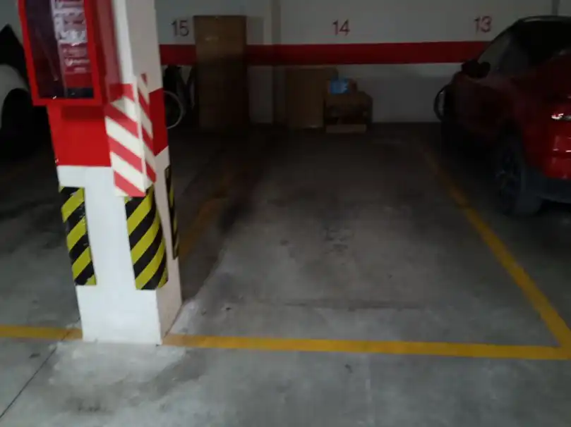 Parkplatz von Garage zur Miete in Granada